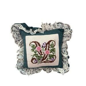 decorative pillow needlepoint country cottage floral grandma‎ core